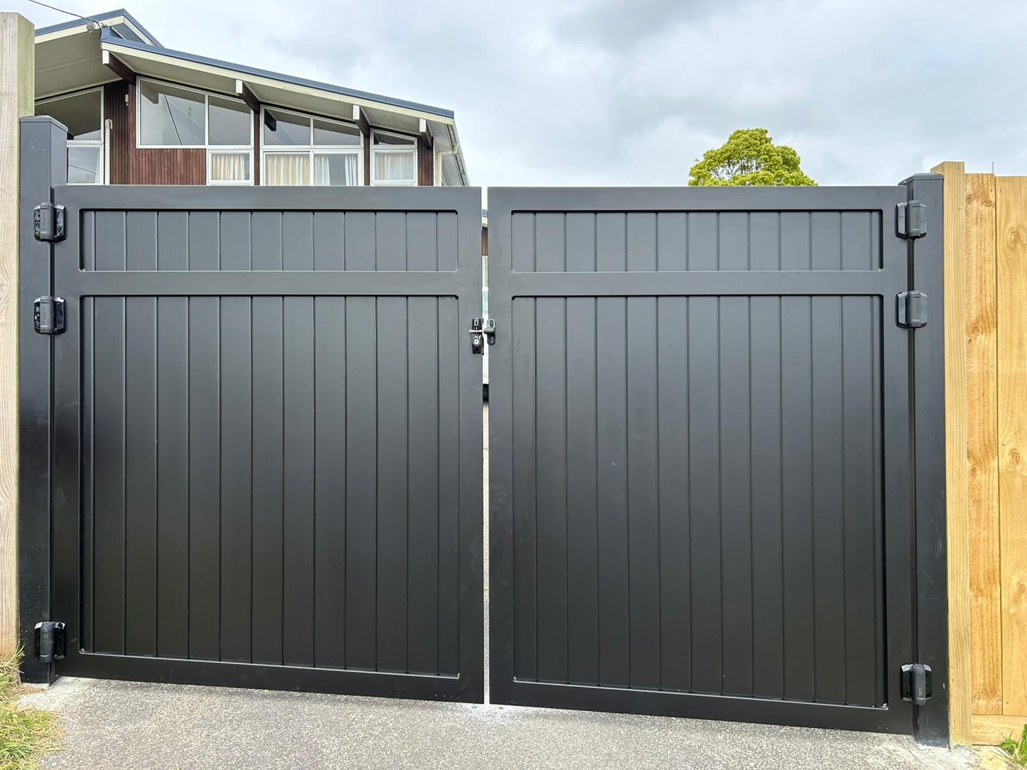 Aluminum Double Swing Gates - FGDS03 - DARK GREY