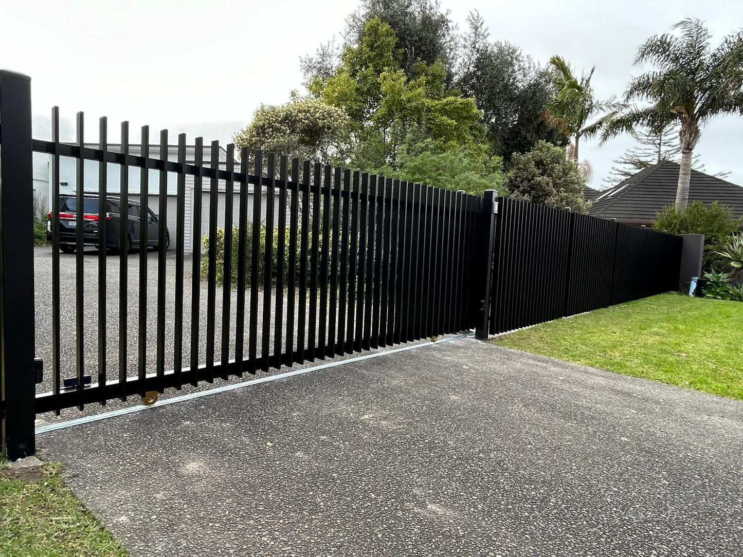 Aluminum Sliding Gate - FGSG08 - BLACK