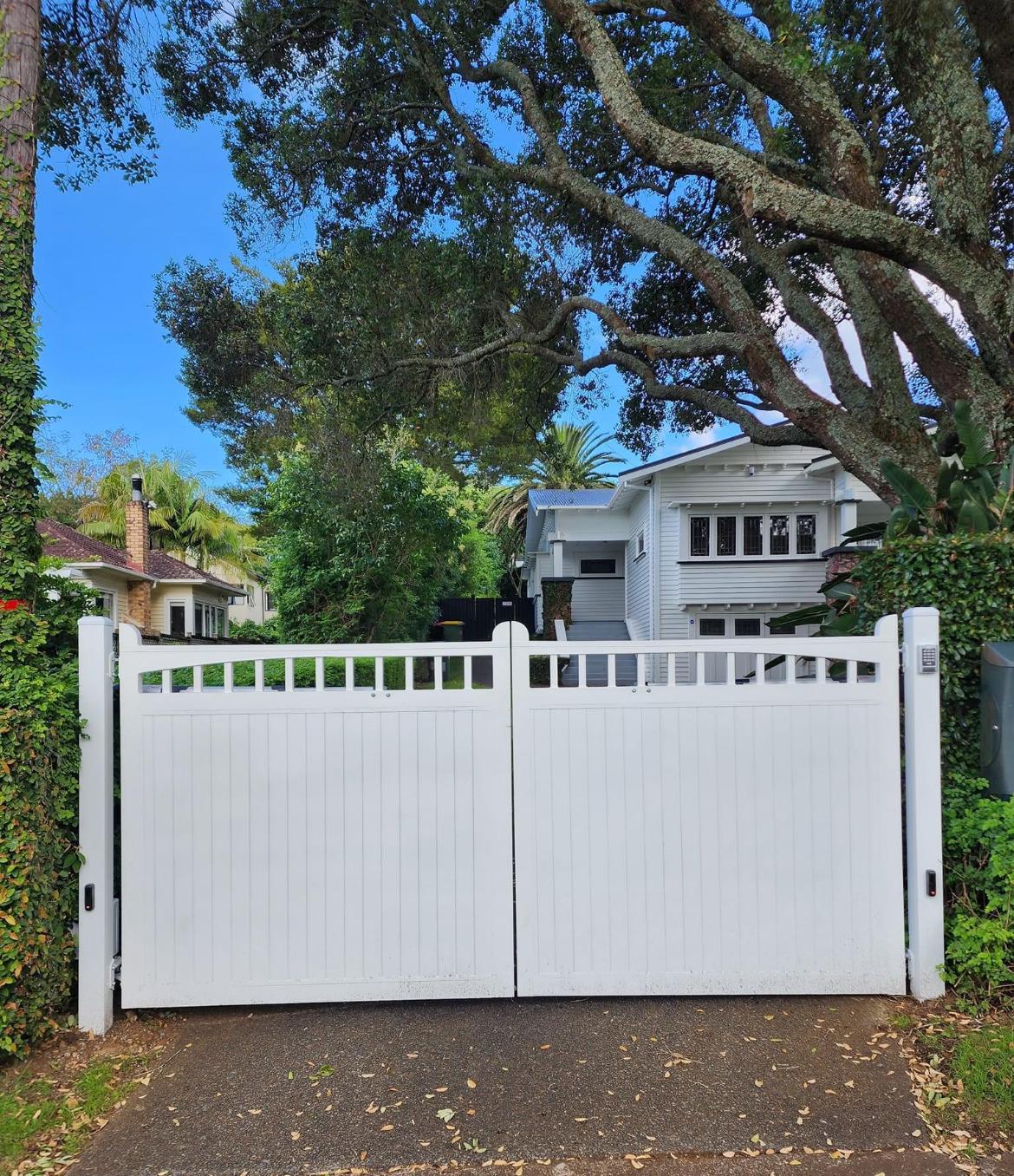 Aluminum Double Swing Gates - FGSG05 - WHITE