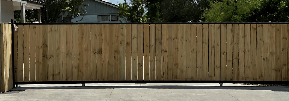 How to Choose the Right Fence and Gate for Your Property
