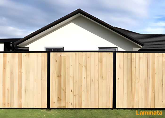 Easywall Vertical Timber Fence