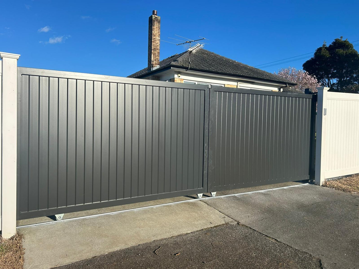 Aluminum Double Sliding Gate - FGDSL01 - SLATE GREY