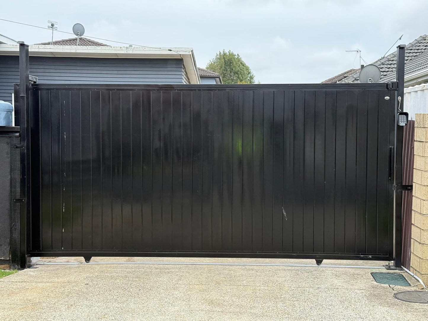 Steel Driveway Sliding Gate - Solid - BLACK